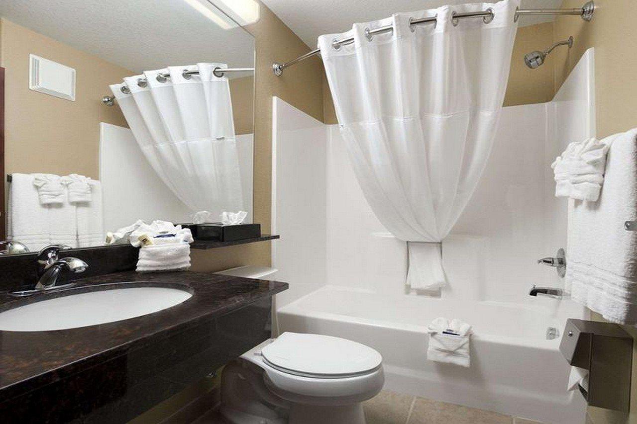 Garner Hotel Gonzales By Ihg Exterior photo