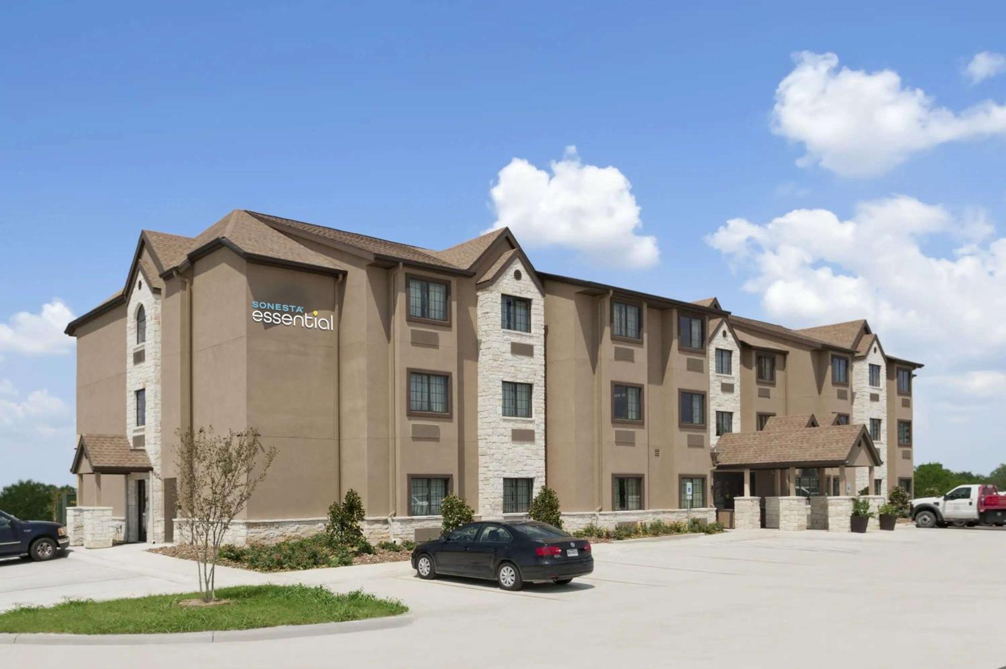 Garner Hotel Gonzales By Ihg Exterior photo