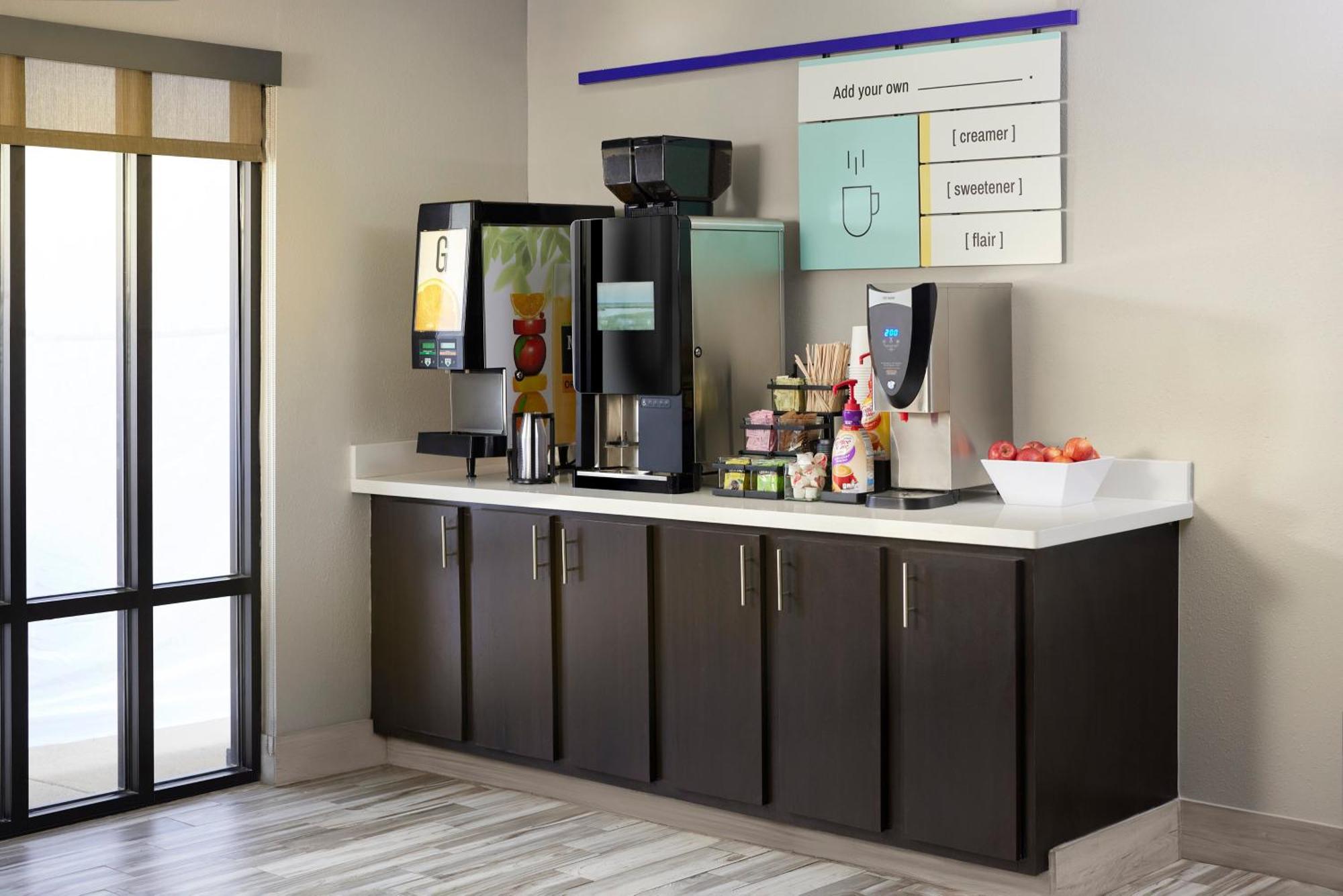 Garner Hotel Gonzales By Ihg Exterior photo