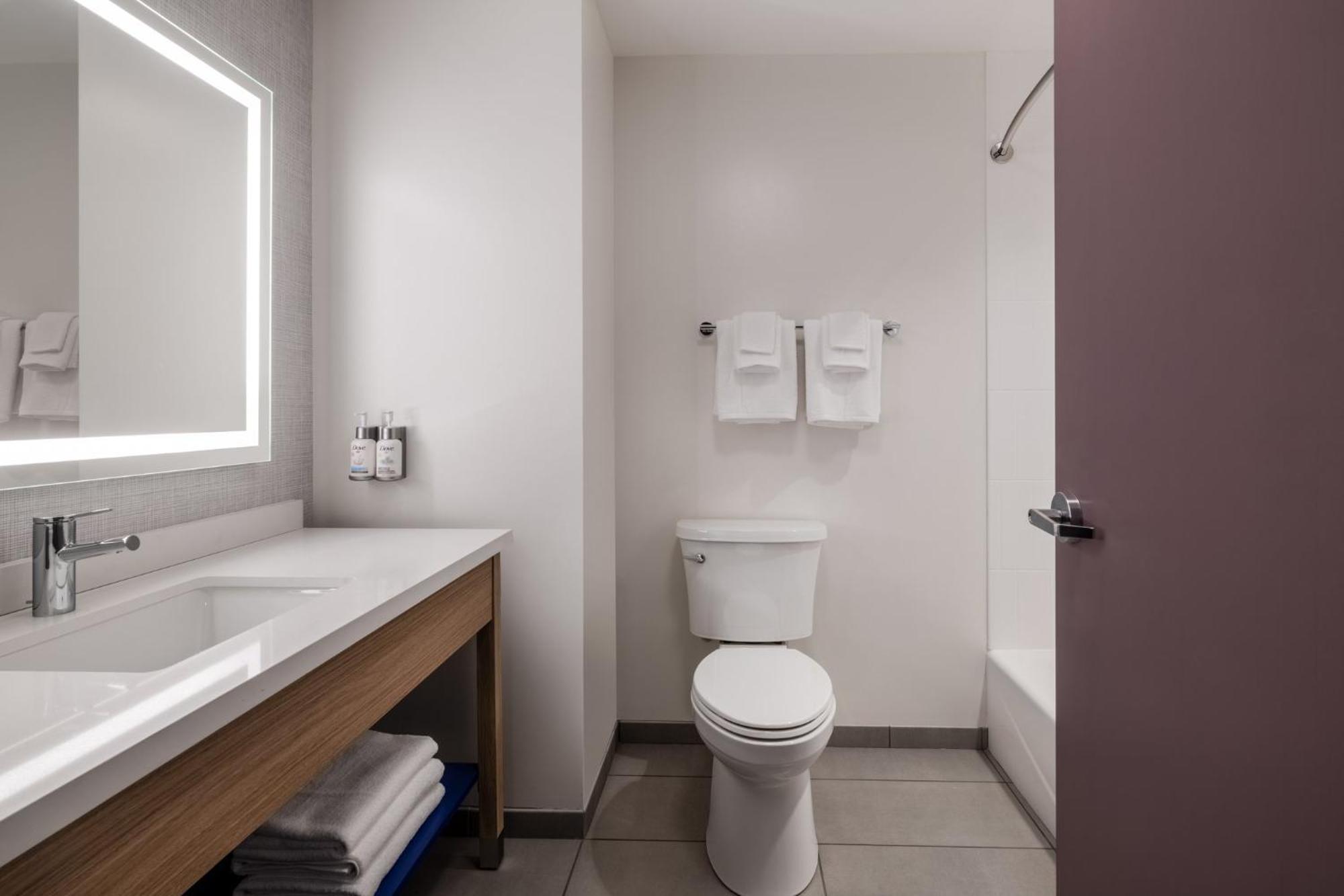Garner Hotel Gonzales By Ihg Exterior photo