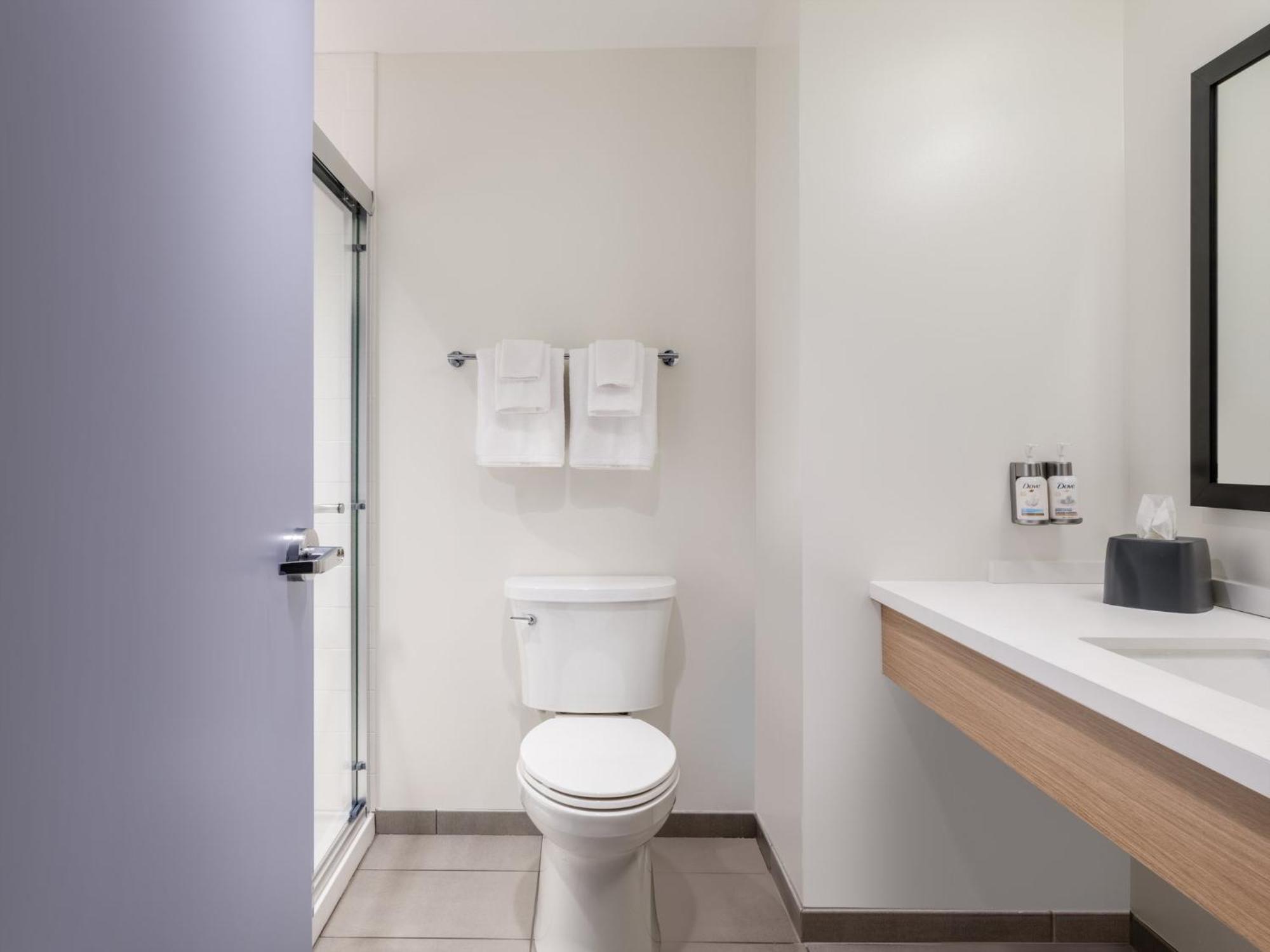 Garner Hotel Gonzales By Ihg Exterior photo