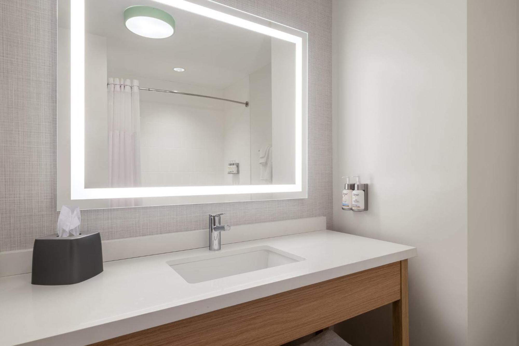 Garner Hotel Gonzales By Ihg Exterior photo